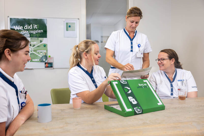 4 verpleegkundigen zijn aan de slag met de Ontregel startersbox